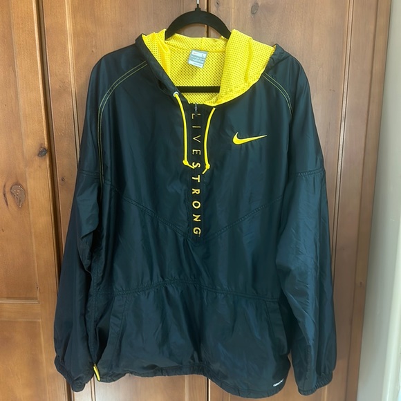 Retro NIKE Livestrong Black/Yellow Hooded NikeFit 1/4 Zip Windbreaker Size L - Picture 9 of 9